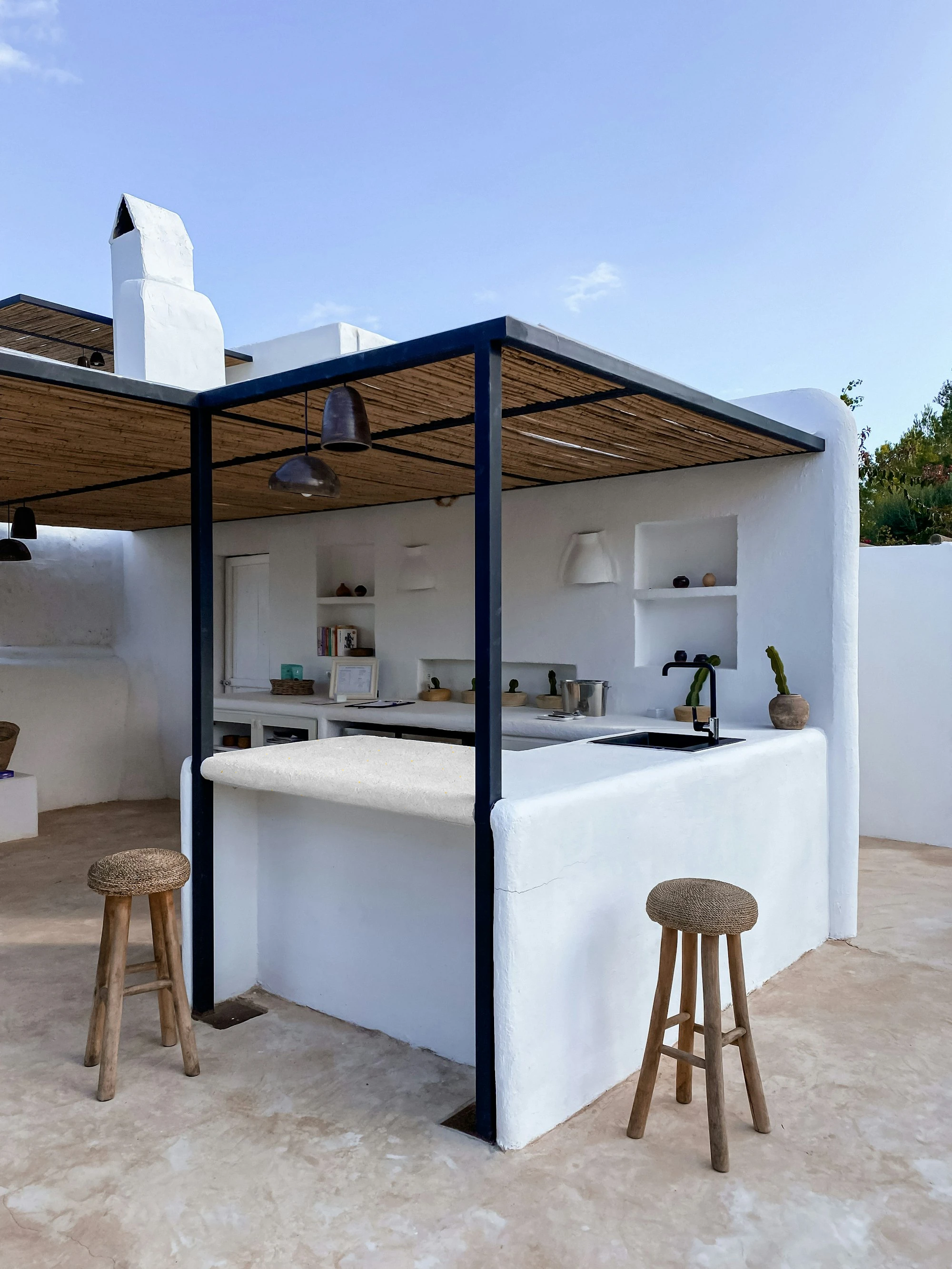 Whitewashed garden bar — visualised with London Grey quartz